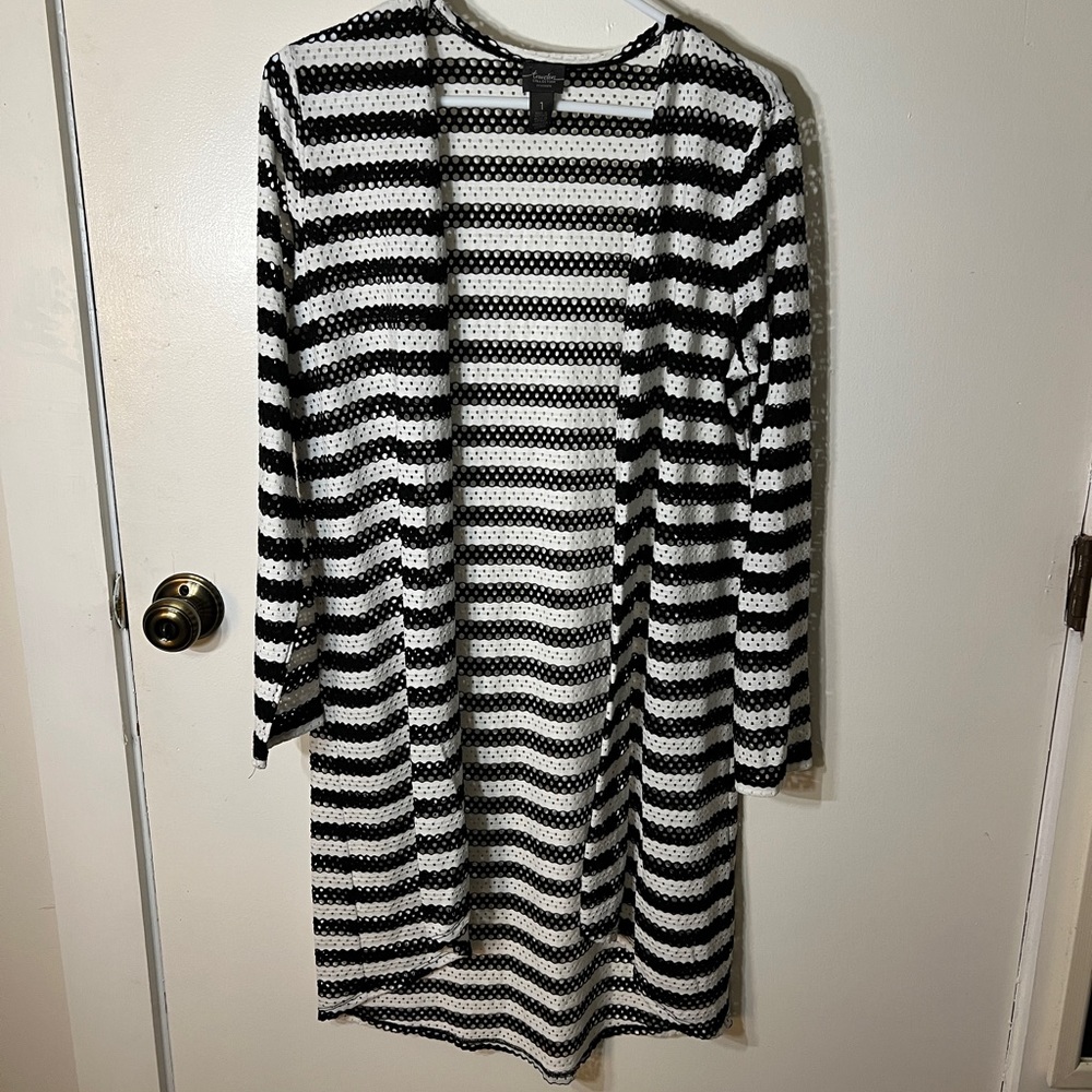 VGUC duster over shirt/ cover up- Travelers Collection by Chico’s sz 1